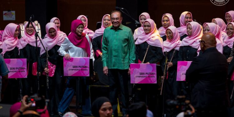 Pendidikan menyeluruh kunci lahir generasi global berdaya saing – PM