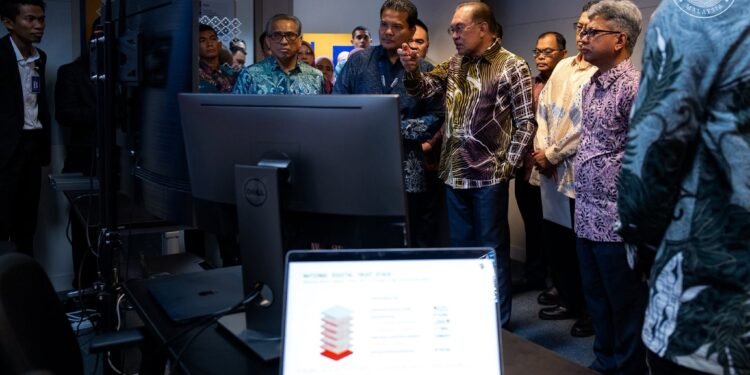 PM tinjau pusat kriptologi negara, saksikan penubuhan CSCDC